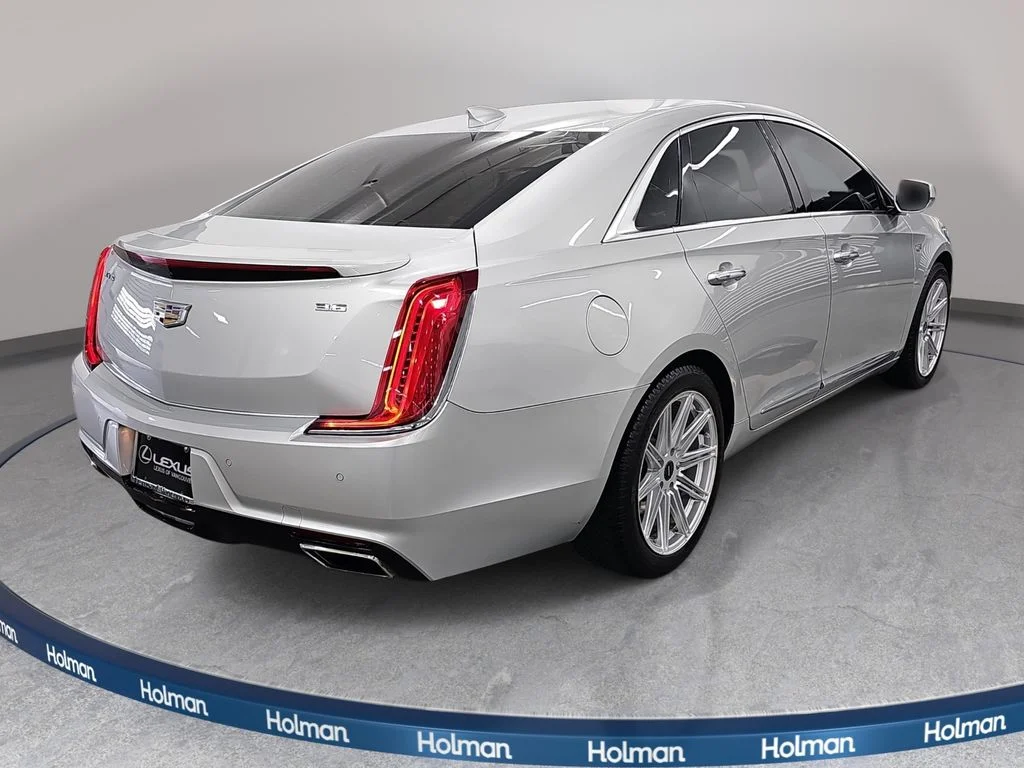 Used 2018 Silver Cadillac Luxury image 6