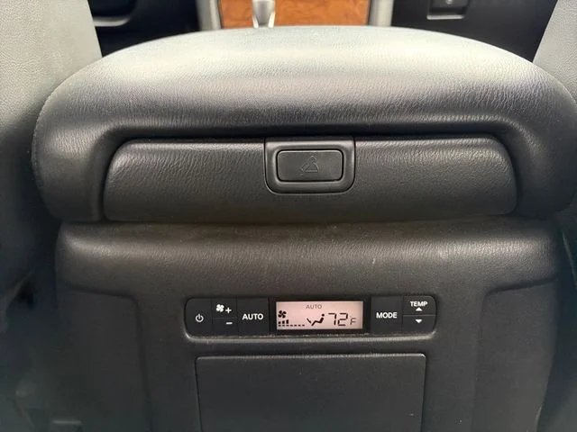 Used 2023 Silver Nissan SL image 19
