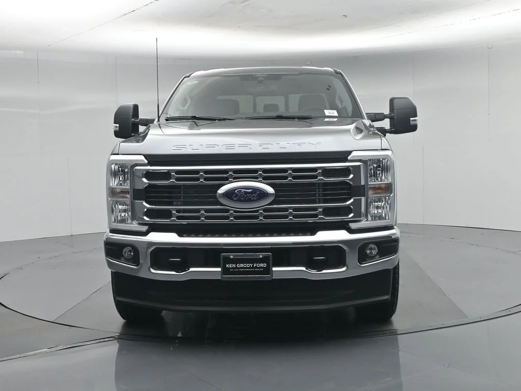New 2026 Carbonized Gray Metallic Ford XLT image 23