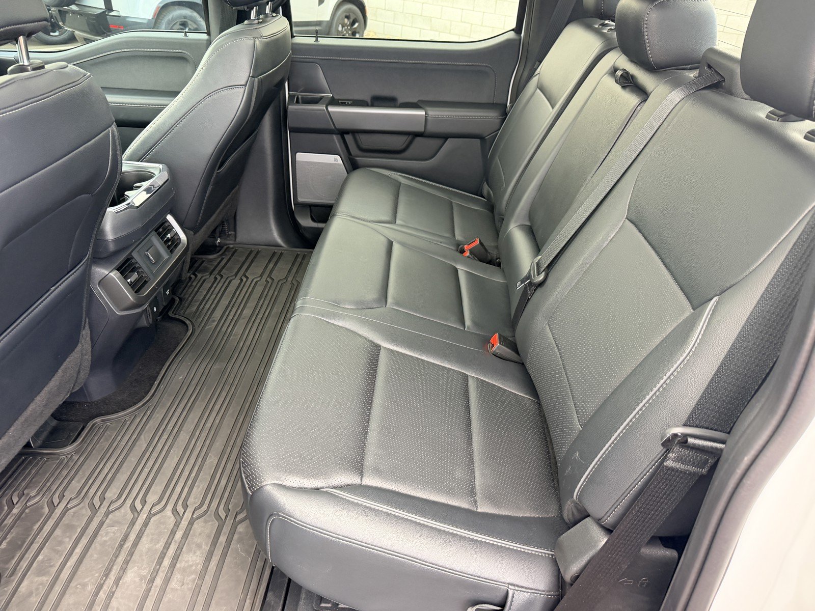 Used 2025 White Ford Lariat image 30