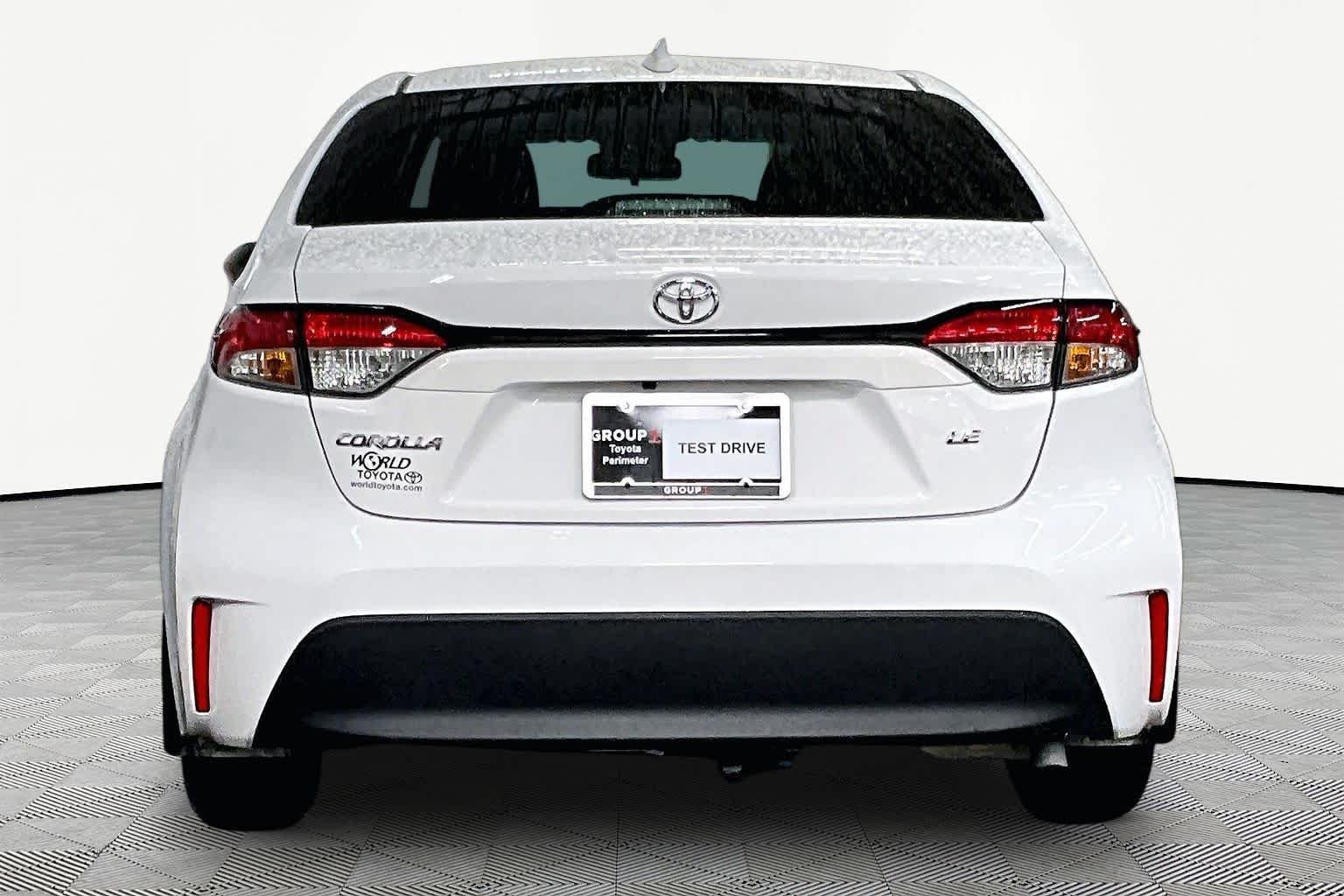 Used 2025 Ice Cap Toyota LE image 5