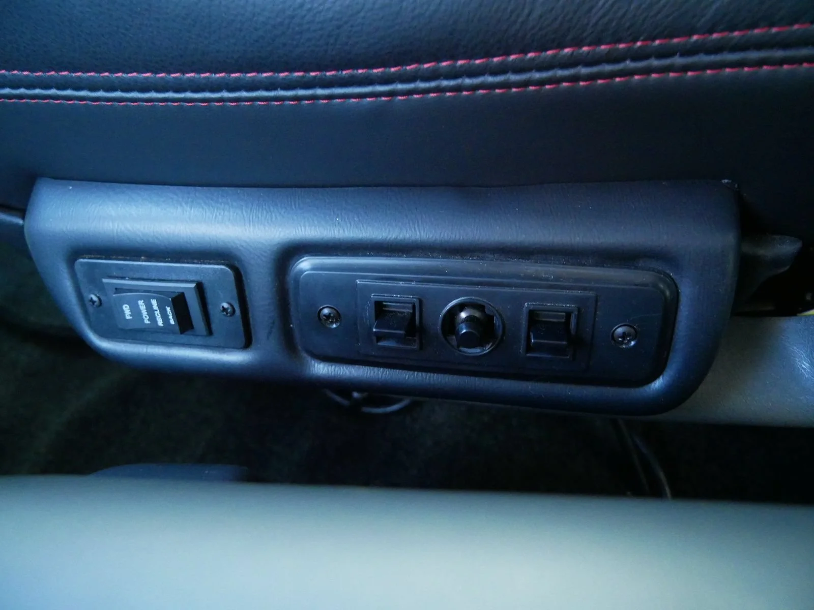 Used 2025 Onyx Black GMC Work Van image 33