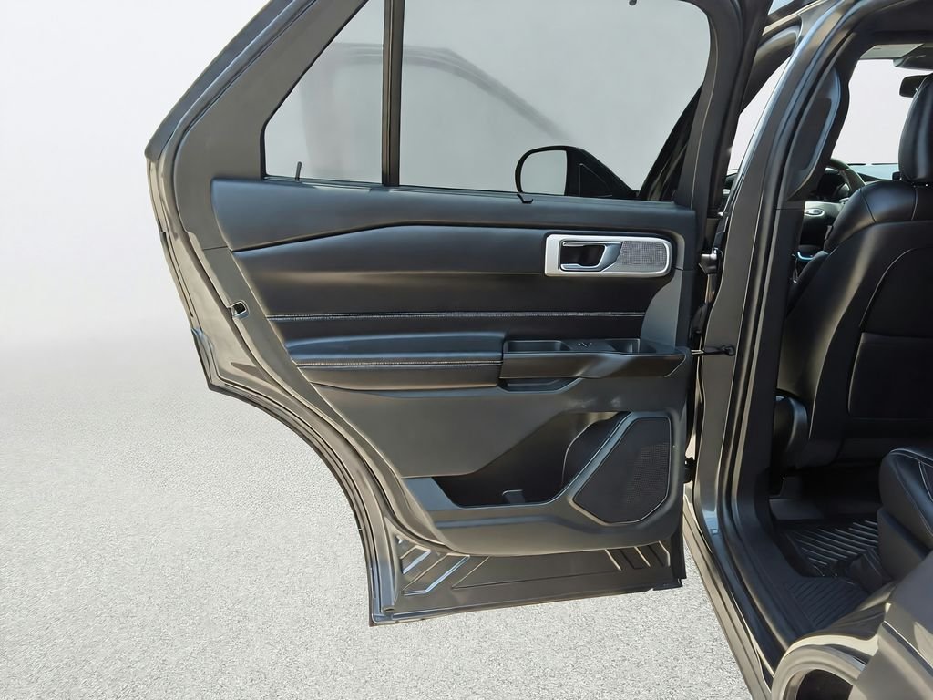 Used 2020 Gray Ford ST image 31