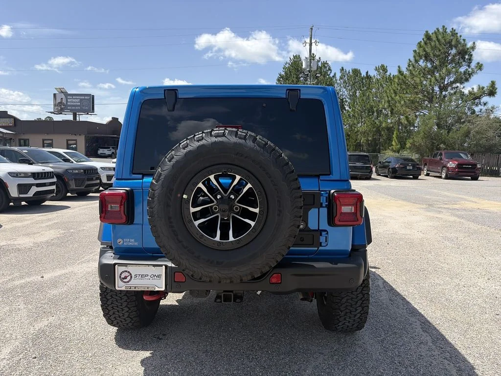 New 2026 Hydro Blue Pearl-Coat Exterior Paint Jeep Rubicon X image 5
