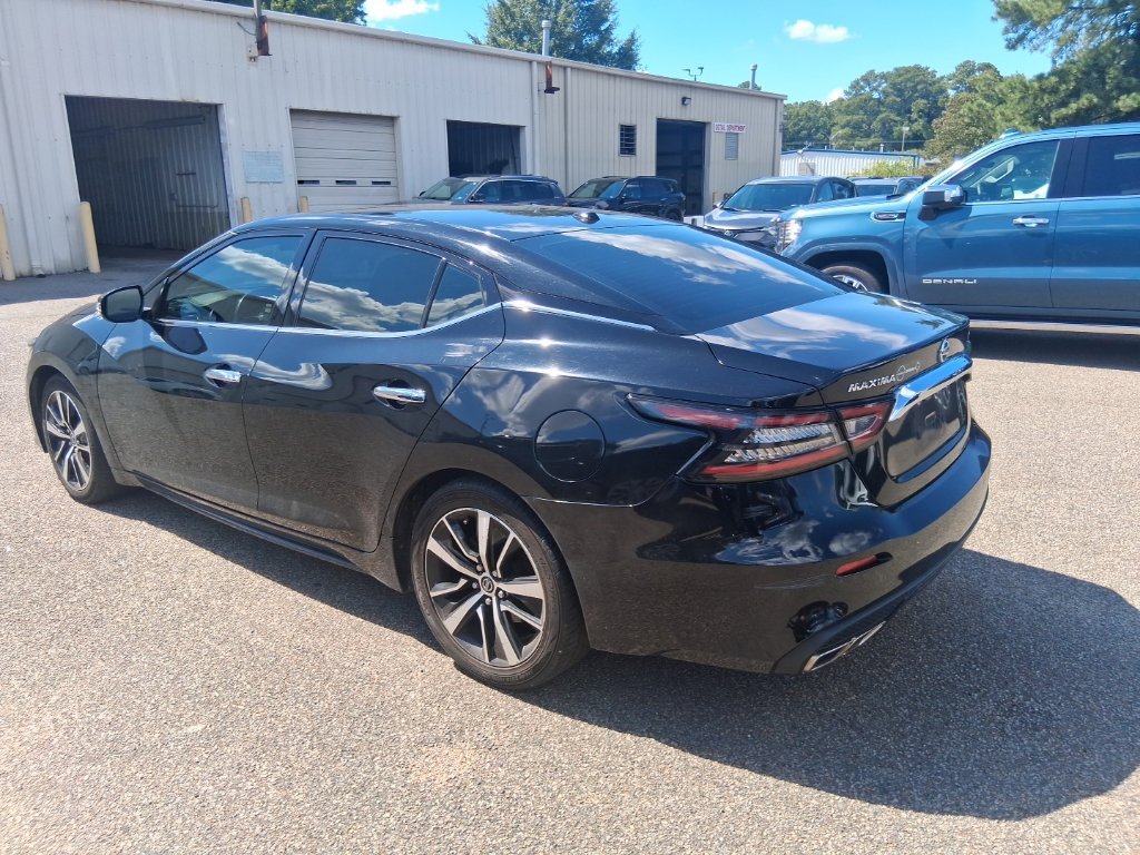 Used 2021 Black Nissan SV image 7