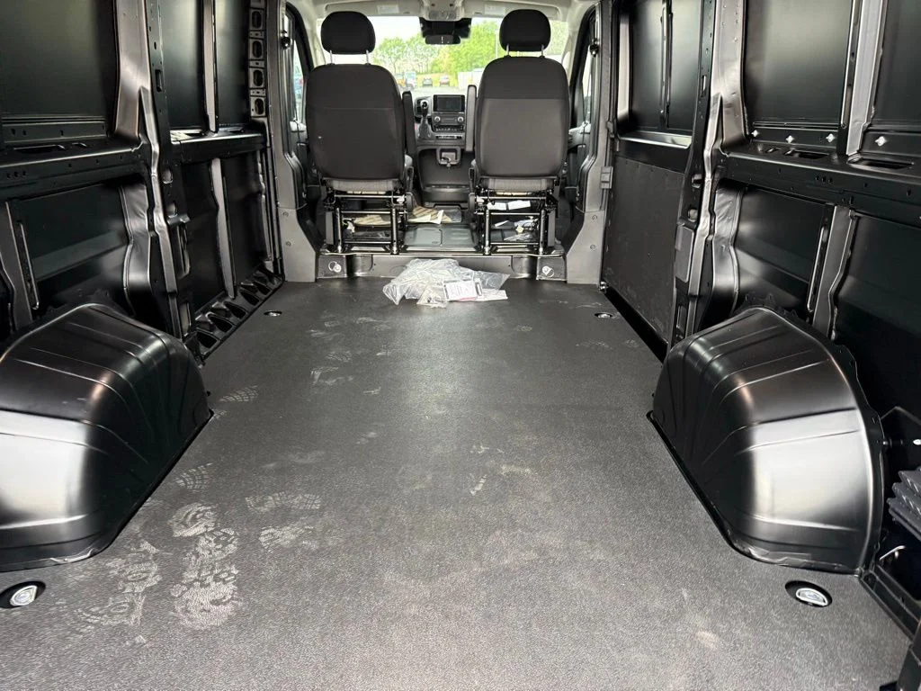 New 2026 Black Clear-Coat Exterior Paint RAM Low Roof image 40