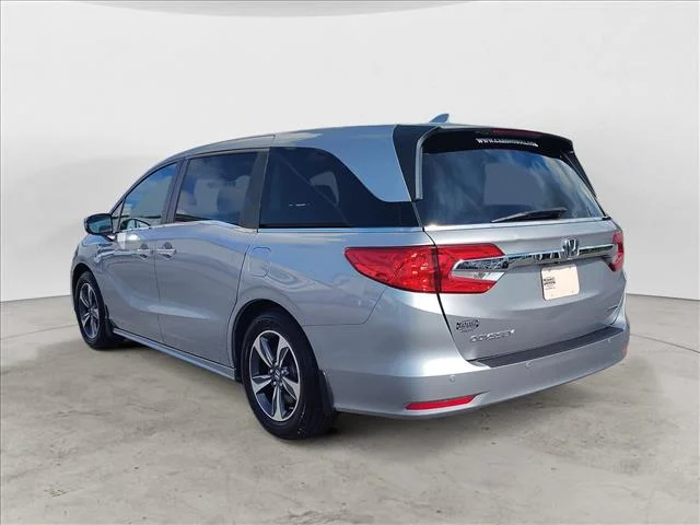 Used 2018 Silver Honda TOURING AUTO image 3