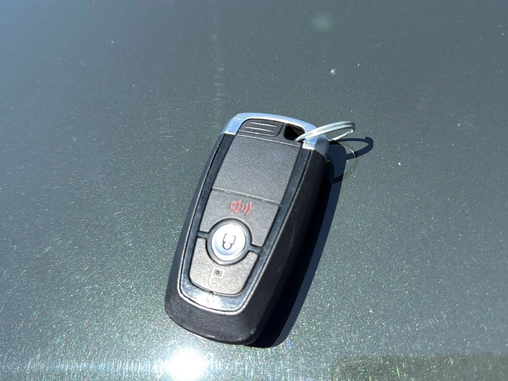 Used 2022 Green Ford SEL image 25