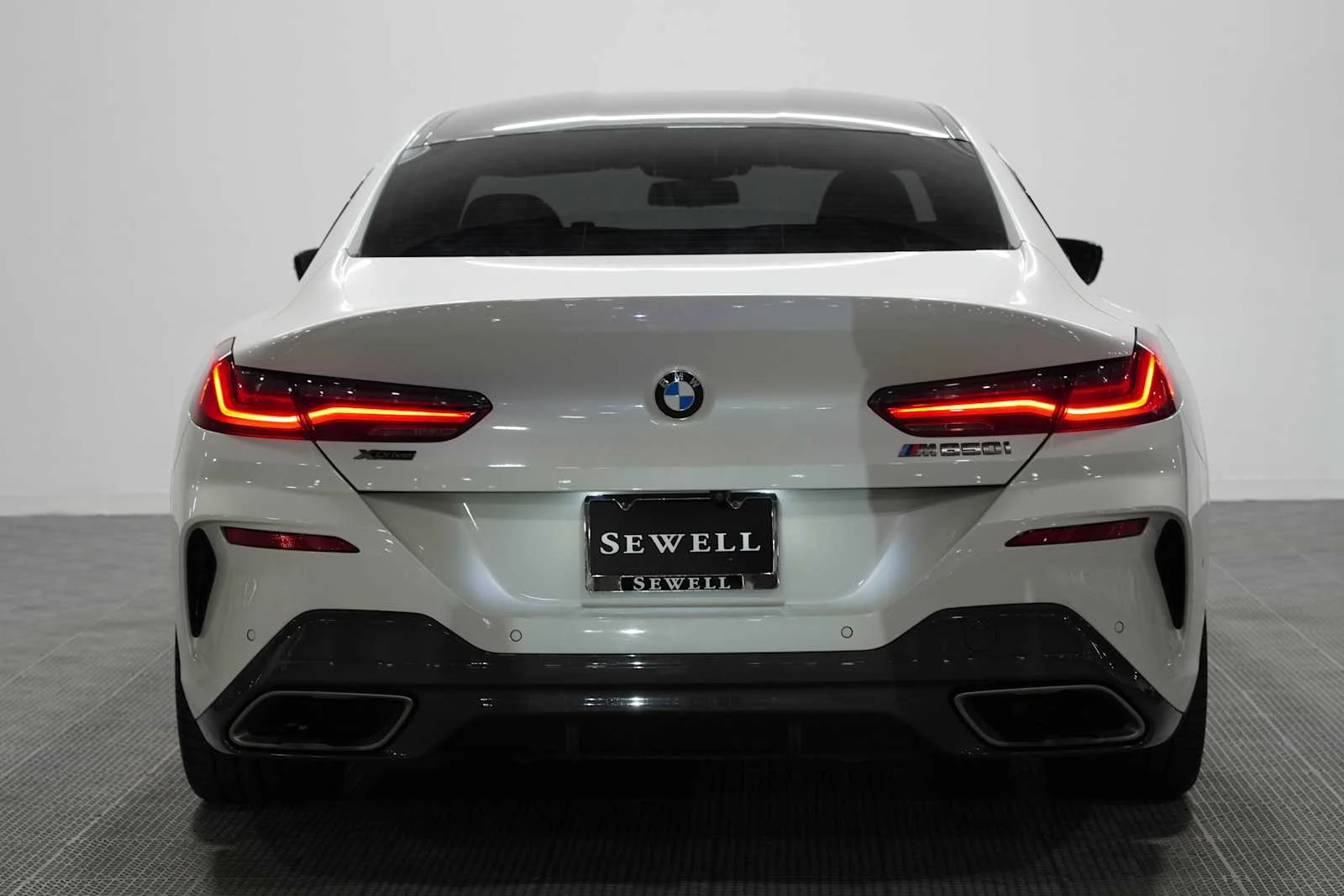 Used 2020 Mineral White Metallic BMW M850i image 4