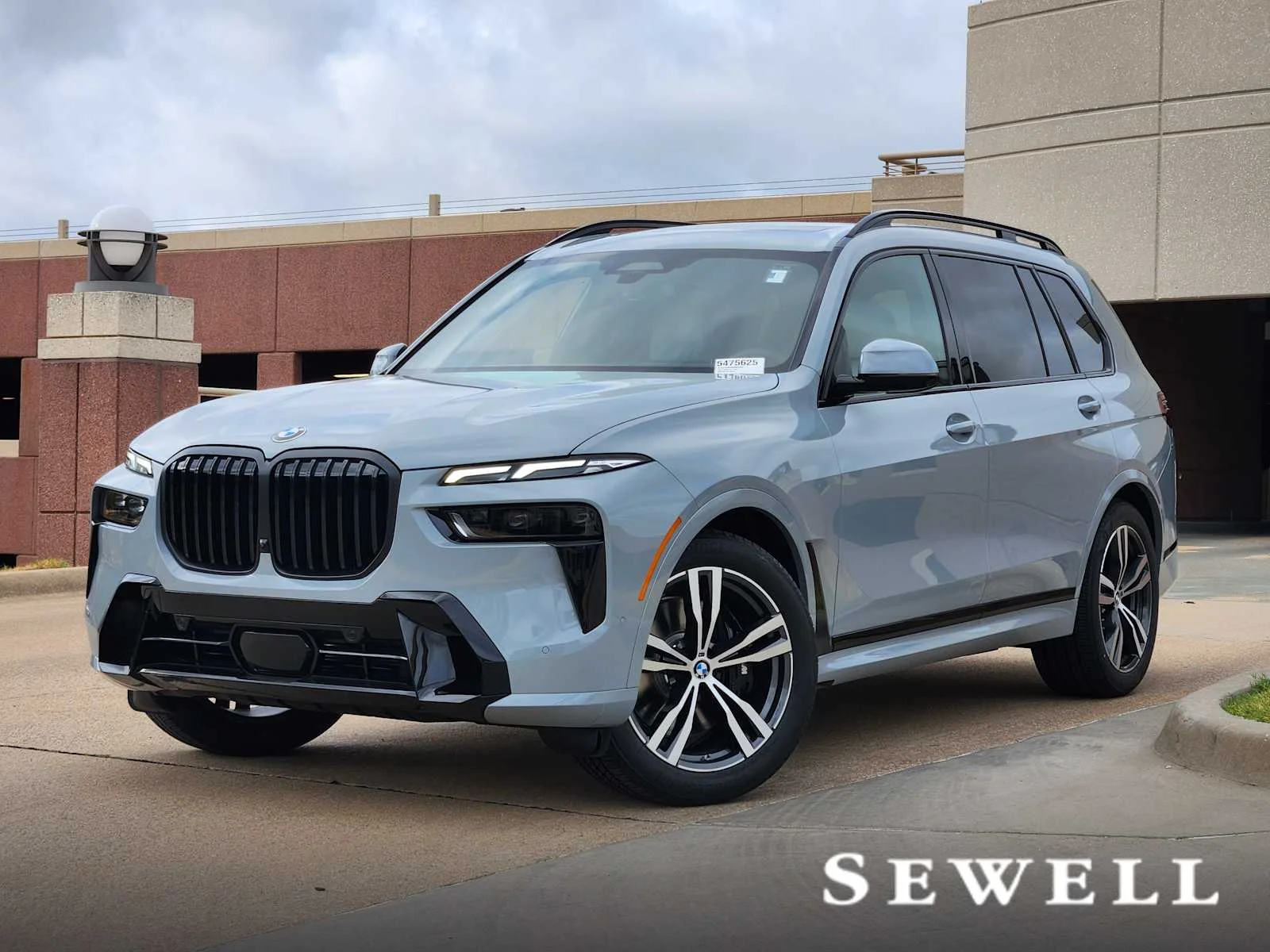 2027 BMW X7
