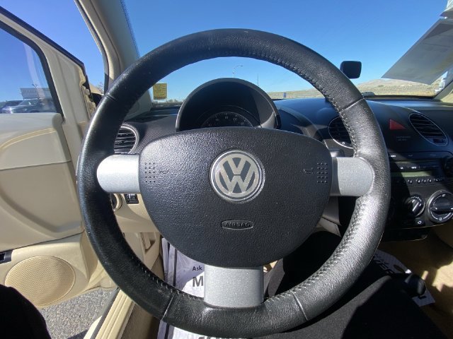 Used 2008 Yellow Volkswagen S image 14