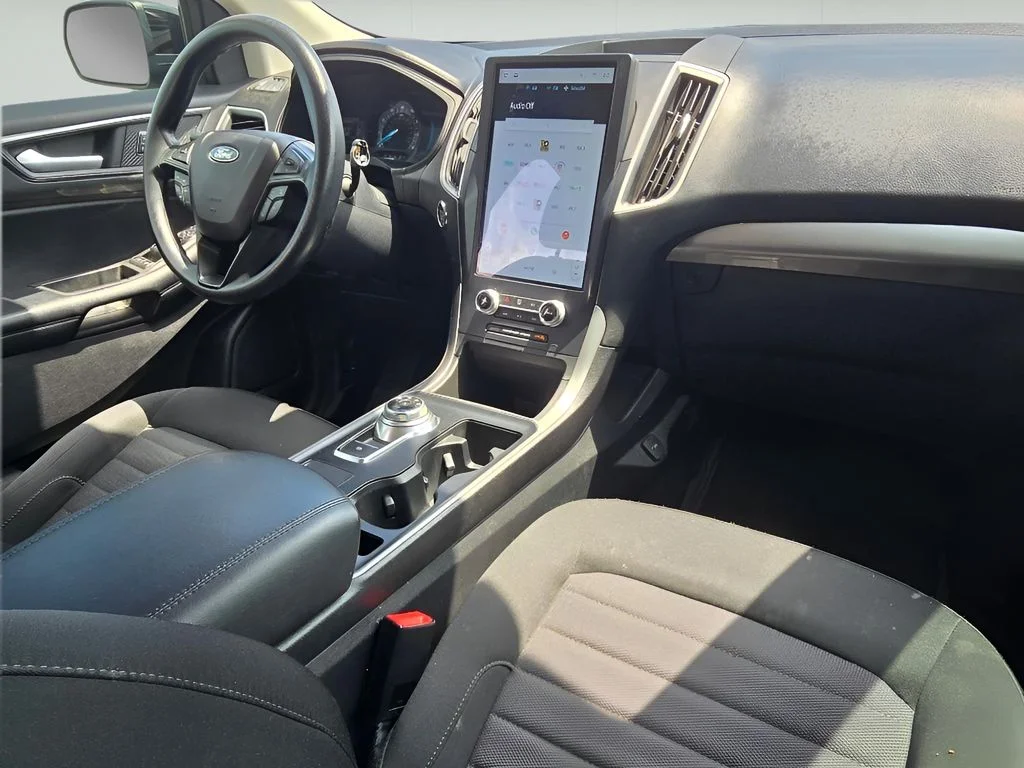 Used 2022 Iconic Silver Metallic Ford SE image 14