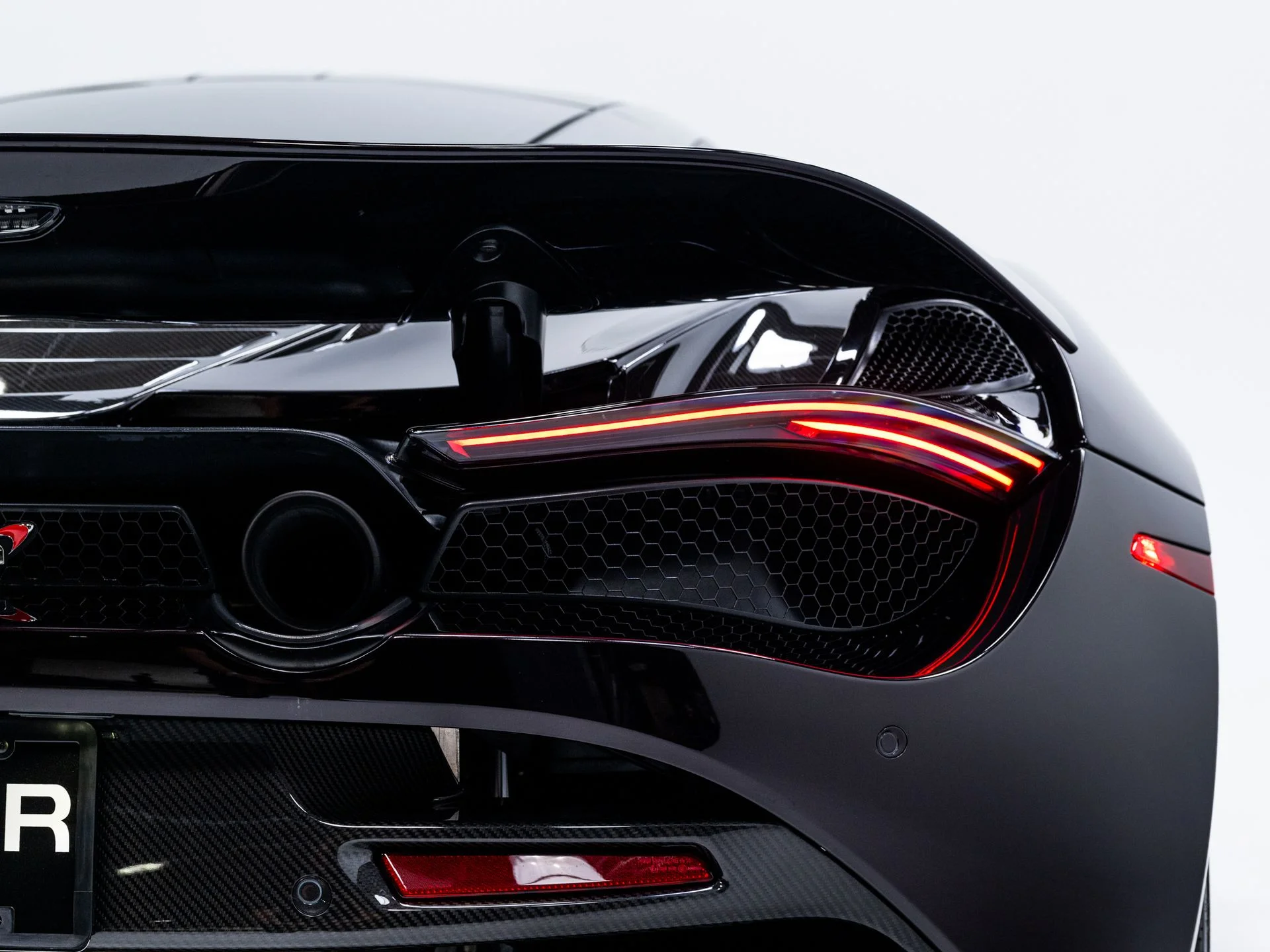 Used 2018 Quartz McLaren Luxury image 73