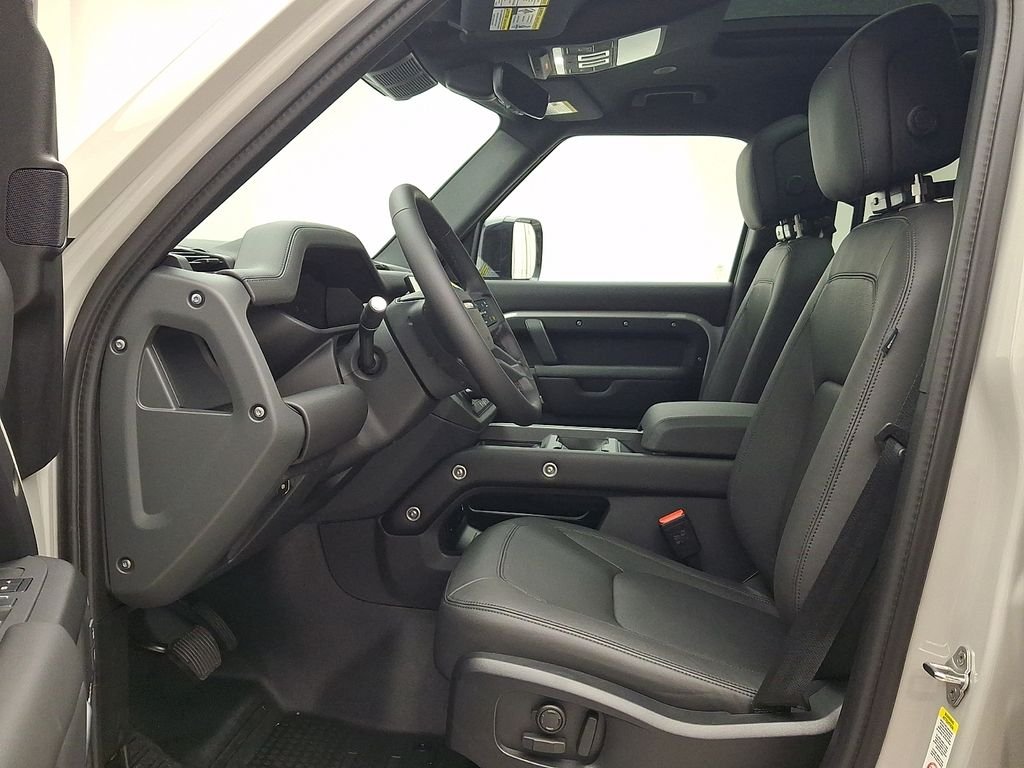 New 2026 Borasco Grey Metallic Land Rover X-Dynamic SE image 9