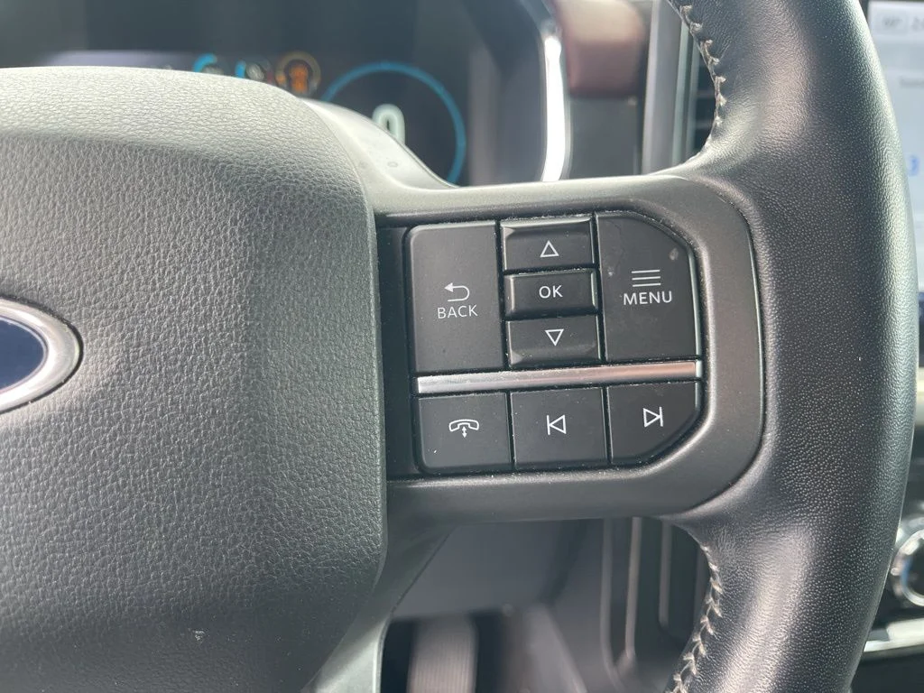 Used 2022 Black Ford Lariat image 32