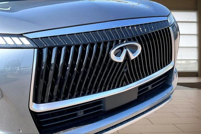 New 2027 Silver INFINITI LUXE image 28