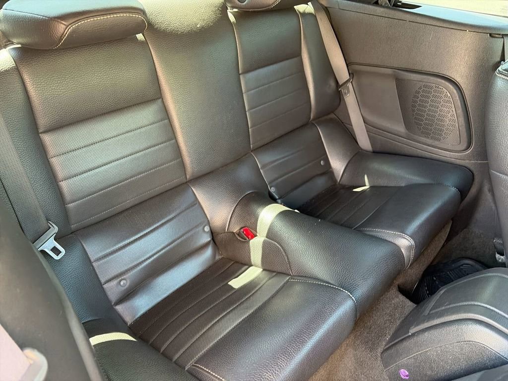 Used 2012  Ford V6 image 13
