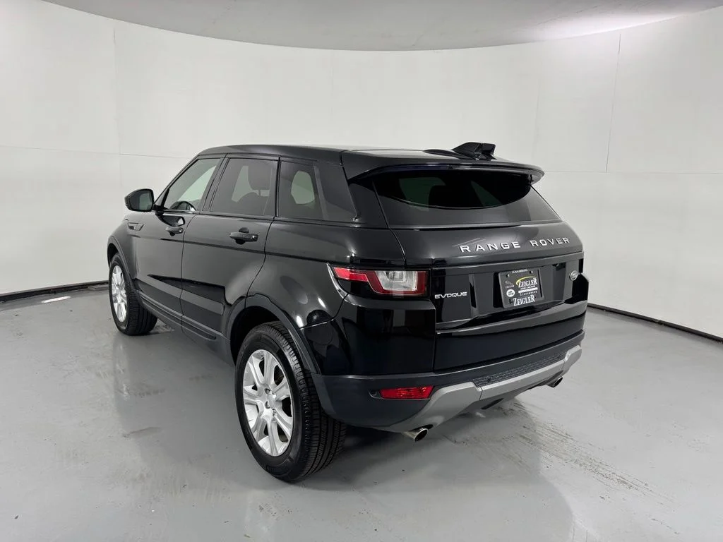 Used 2019 Narvik Black Land Rover SE image 7