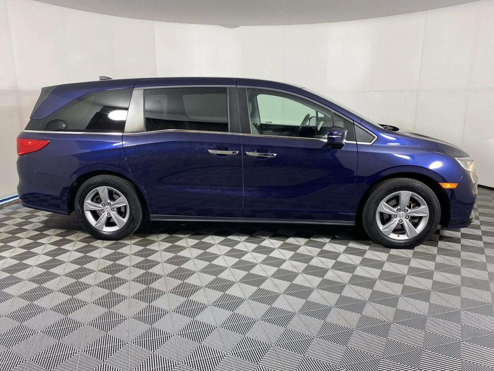Used 2018 Obsidian Blue Pearl Honda EX-L image 10