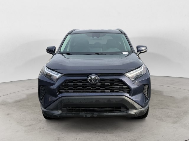 Used 2024  Toyota XLE image 2