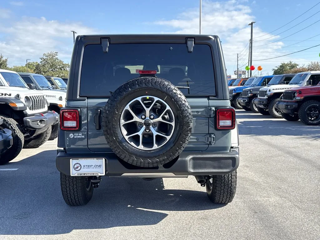 New 2026 Anvil Clear-Coat Exterior Paint Jeep Sport S image 6