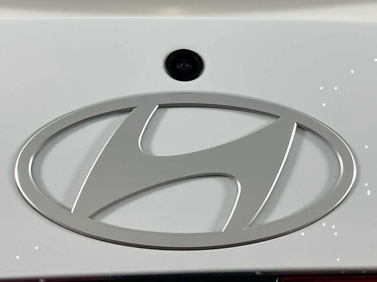 2026 Hyundai Elantra Hybrid — photo 18