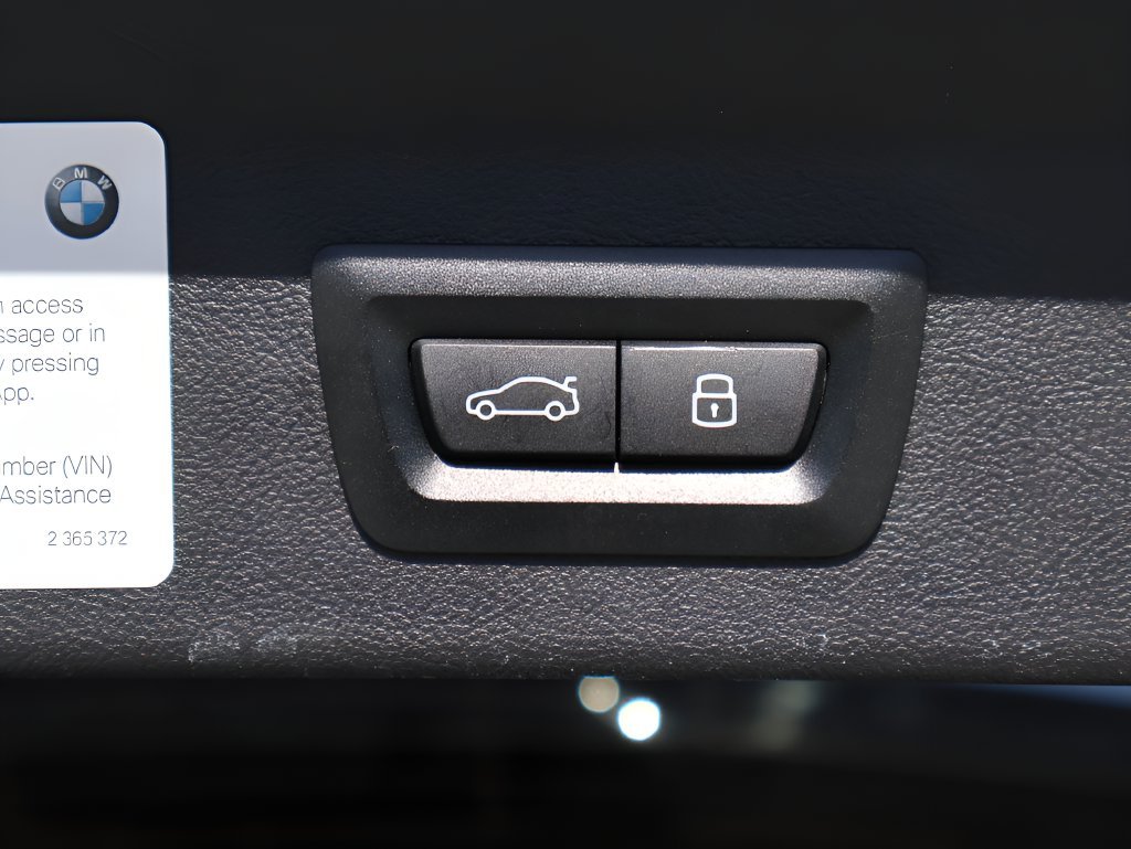 Used 2024 Mineral White Metallic BMW xDrive30i image 18