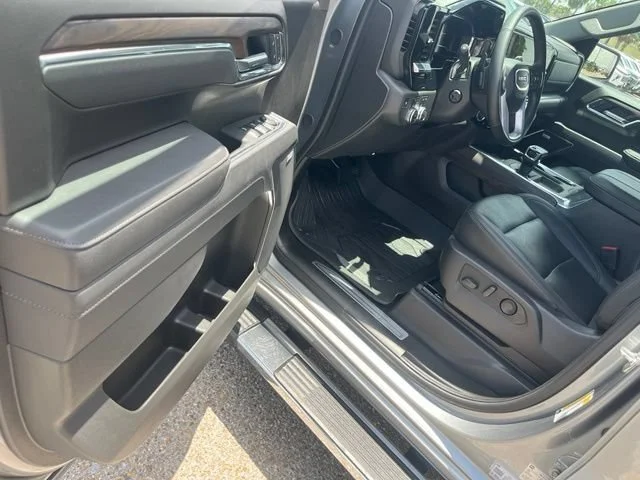 Used 2025 Sterling Metallic GMC SLT image 19