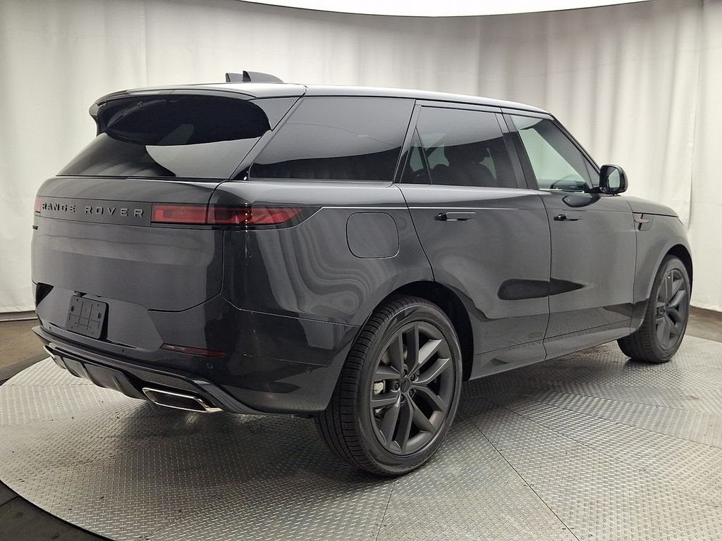New 2026 Carpathian Grey Land Rover Dynamic SE image 3