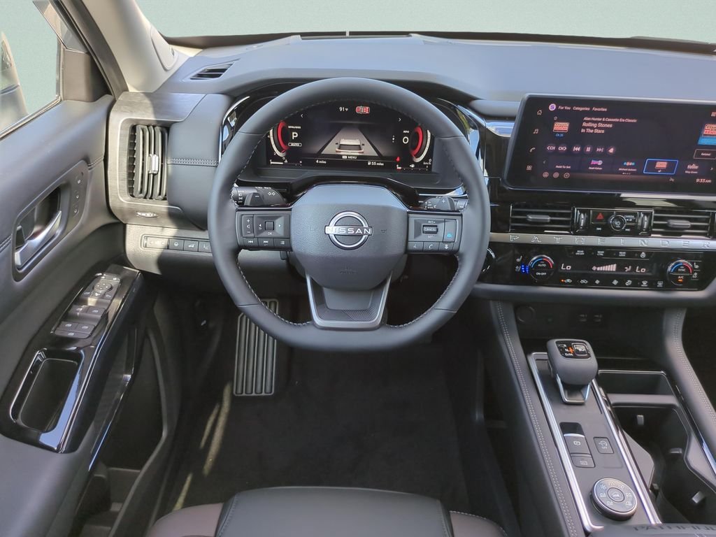 New 2026 Boulder Gray Pearl / Super Black Two-tone Nissan Platinum image 12