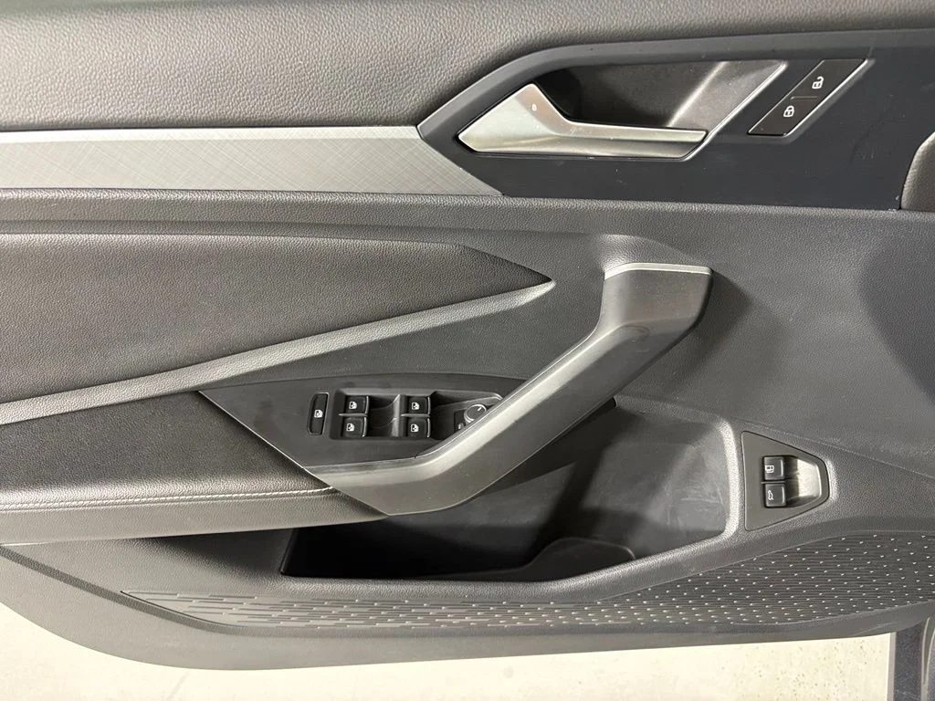 Used 2024 Gray Volkswagen 1.5T SE image 19