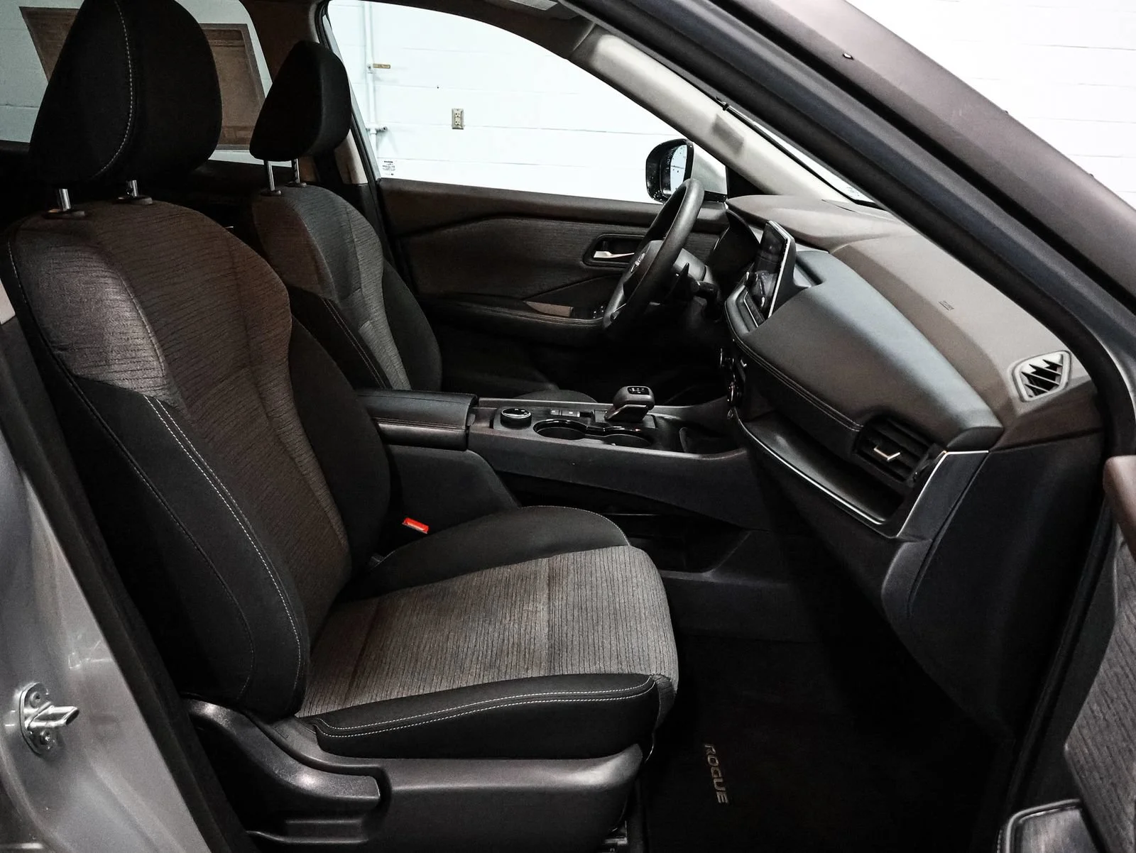 Used 2023 Silver Nissan SV Intelligent AWD image 22