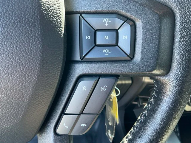Certified Used 2019 Oxford White Ford XLT image 33