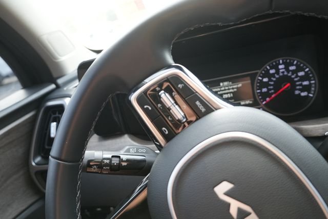 Used 2022 Black Kia EX image 26