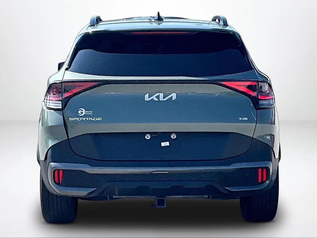 Used 2023 Green Kia X-Line image 5