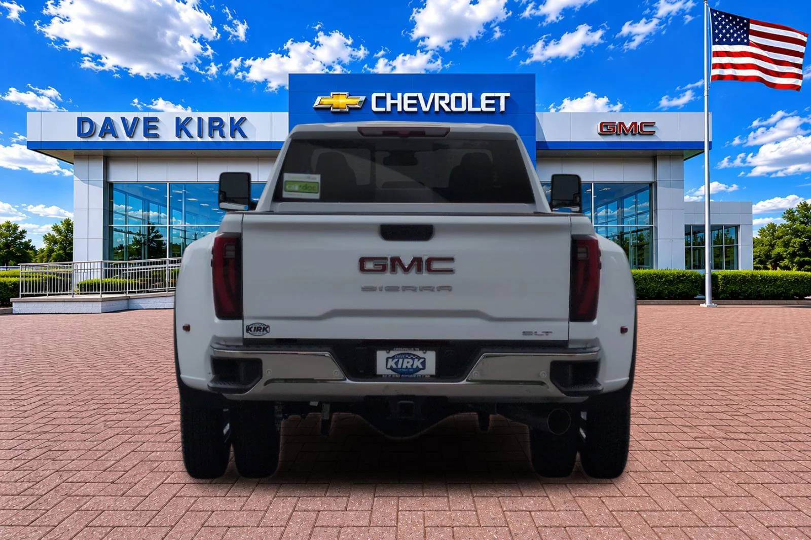 New 2026 Summit White GMC SLT DRW image 4