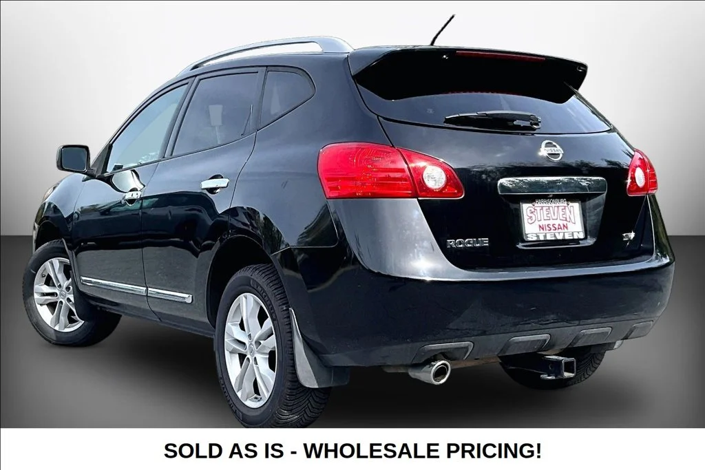 Used 2013 Black Nissan SV image 4