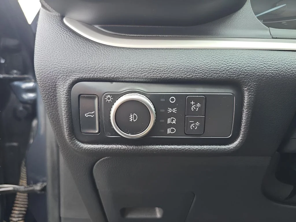 Used 2022 Stone Blue Metallic Ford XLT image 14