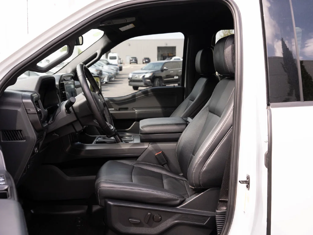Used 2024 Oxford White Ford XLT image 21
