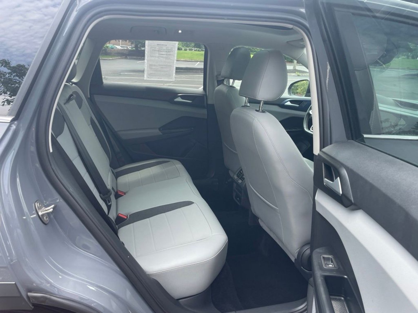 Used 2022 Gray Volkswagen 1.5T SE image 18