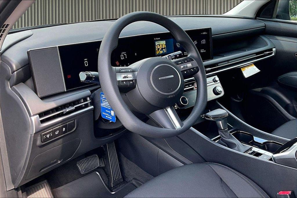 New 2026 Shimmering Silver Hyundai SEL image 7