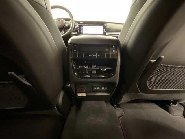 New 2026 Velvet Red Pearl-Coat Exterior Paint Jeep Altitude image 27