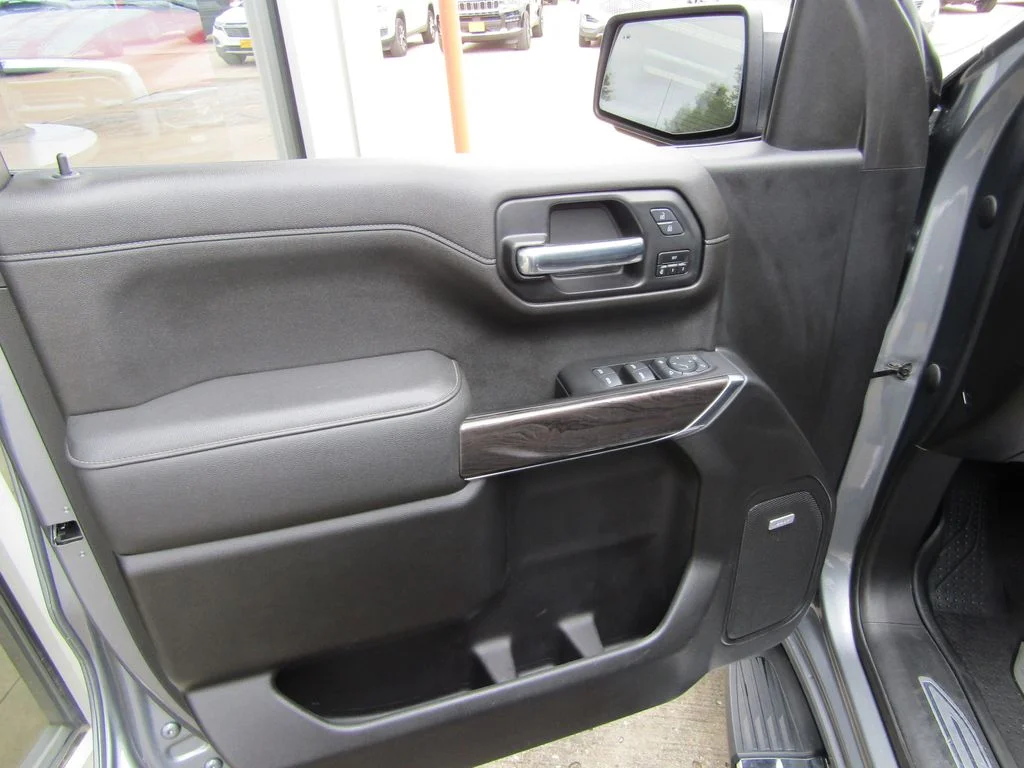 Used 2022 Gray Chevrolet LTZ image 27