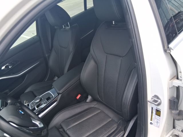 Used 2024 White BMW 330i image 14