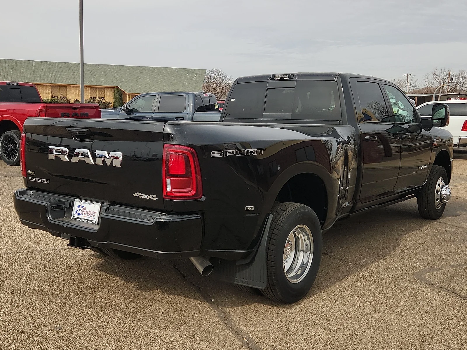 New 2026 PXJ Diamond Bla Ram LARAMIE CREW CAB 4X4 8