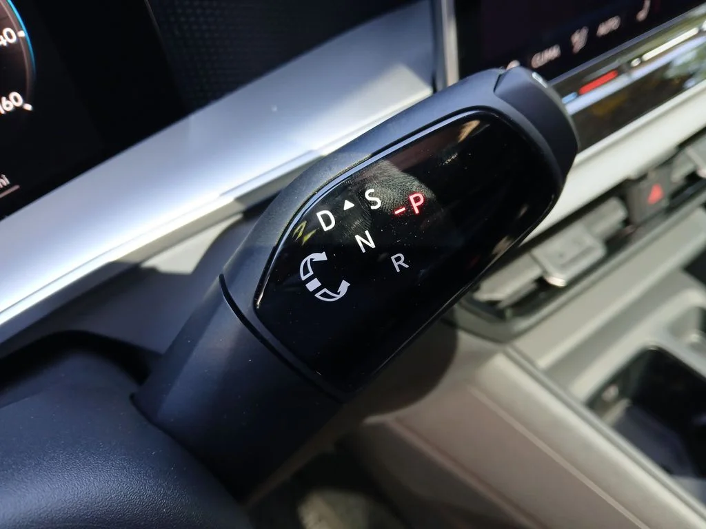 New 2026 White Volkswagen 2.0T SE image 23