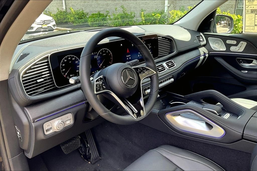 New 2026 Black Mercedes-Benz GLS 450 image 5