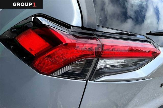 2022 Toyota RAV4 LE - Photo 28