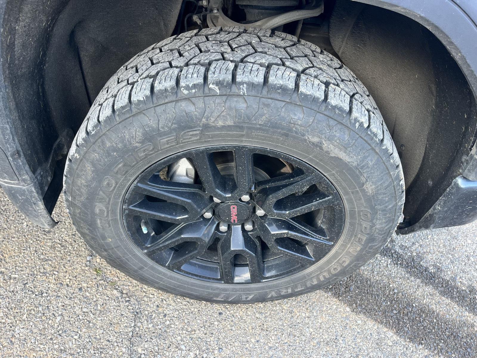 Used 2021 Dark Sky Metallic GMC Elevation image 9