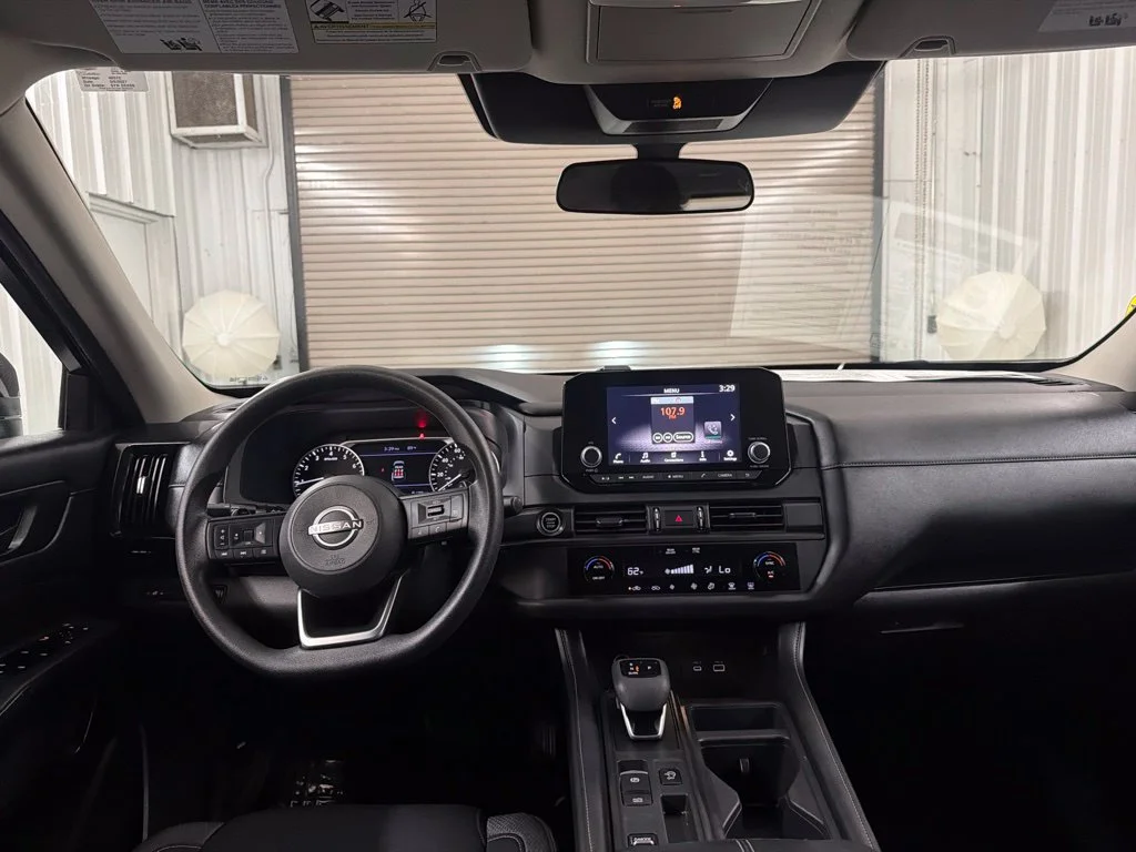 Used 2024 Glacier White Nissan S image 35